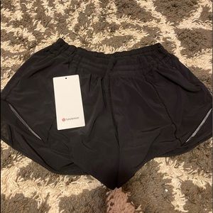 Lululemon Hotty Hots Size 12 4”